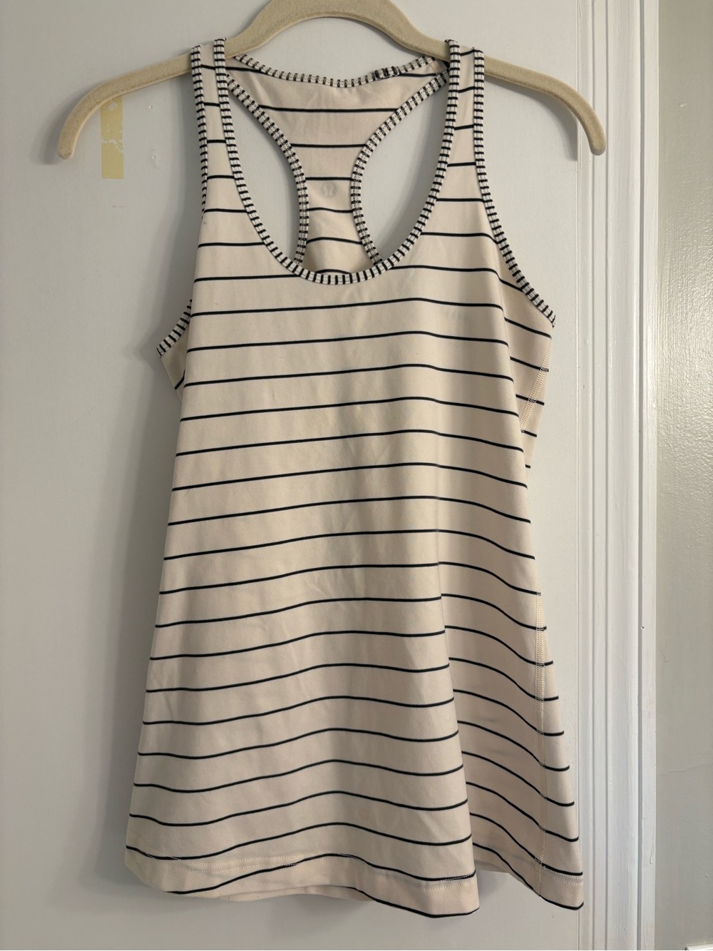 Lululemon women’s size 8 Striped Racerback Tank Top - Cream with Black